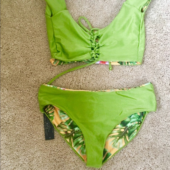 NWT Reversible Lali and Layla bikini in size M. - Picture 4 of 5